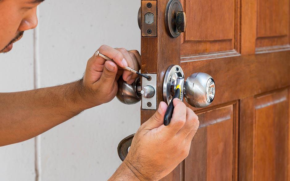 ouverture de porte claquée serrurier Nesles-la-Vallée