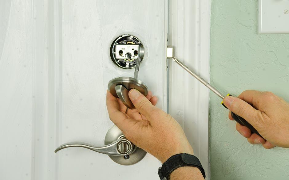 ouverture de porte claquée serrurier Nesles-la-Vallée
